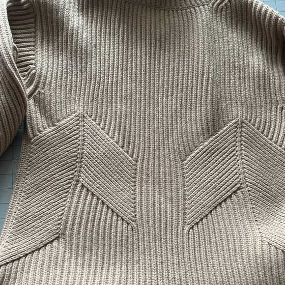Wool turtleneck sweater - Picture 6 of 8